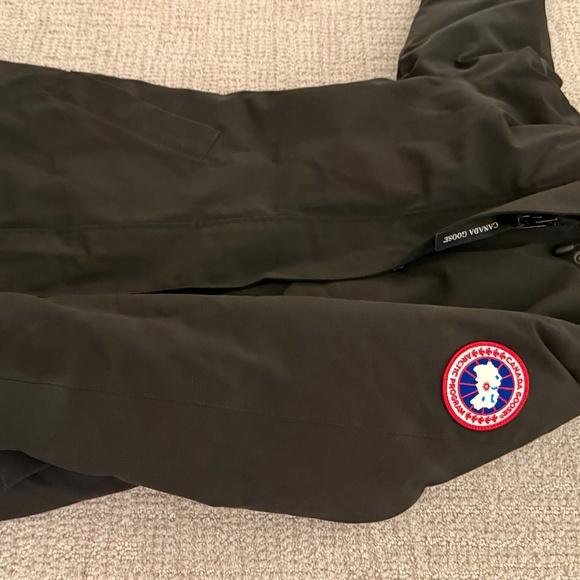 Canada Goose Down Parka – Women’s XS – Black – Excellent Condition - Picture 5 of 8